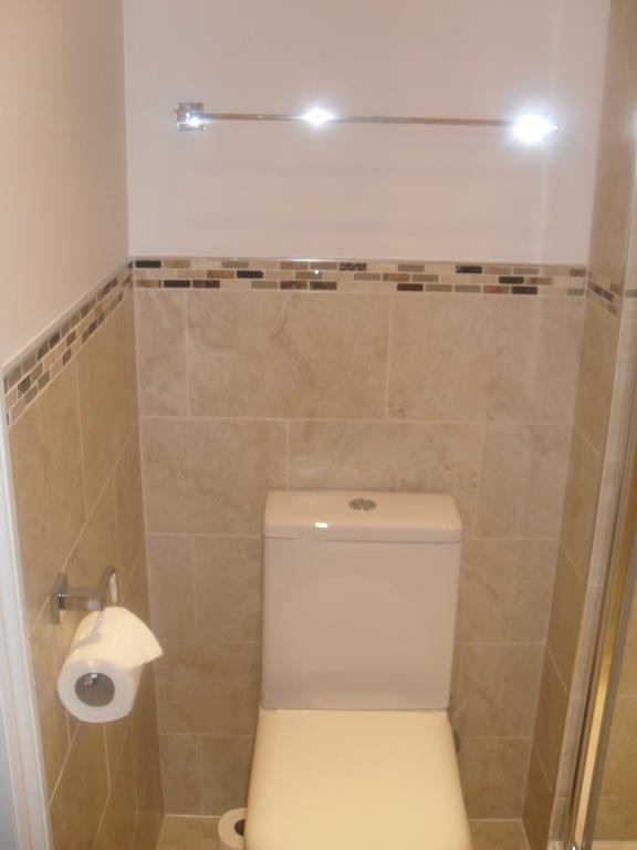 Albany Guest House باث الغرفة الصورة